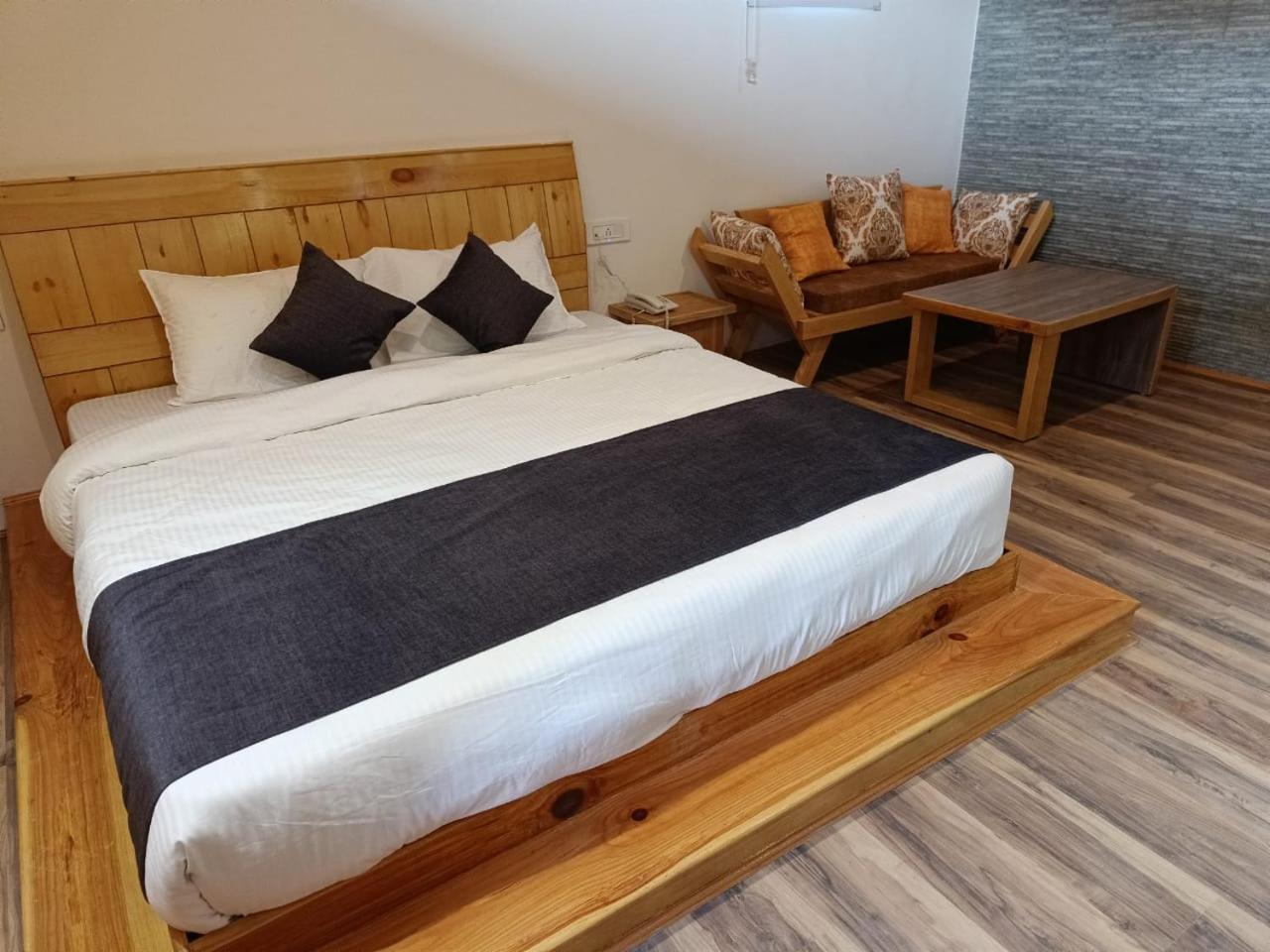 Banjār Trimounts-A Boutique Hotel & Wellnes Center In Tirthan Valley מראה חיצוני תמונה