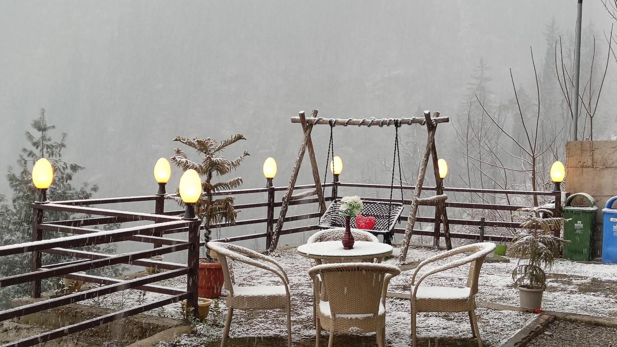 Banjār Trimounts-A Boutique Hotel & Wellnes Center In Tirthan Valley מראה חיצוני תמונה