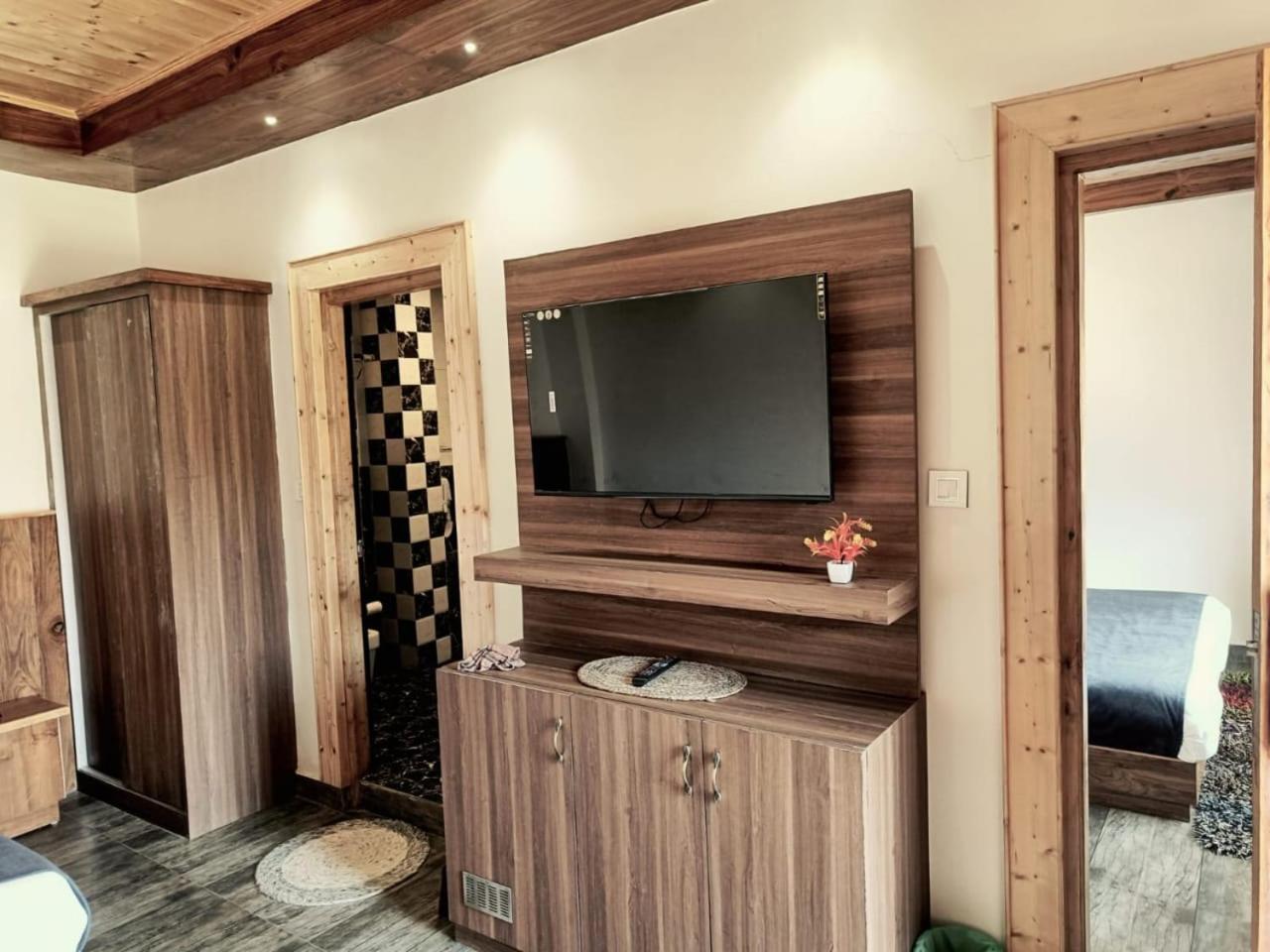 Banjār Trimounts-A Boutique Hotel & Wellnes Center In Tirthan Valley מראה חיצוני תמונה