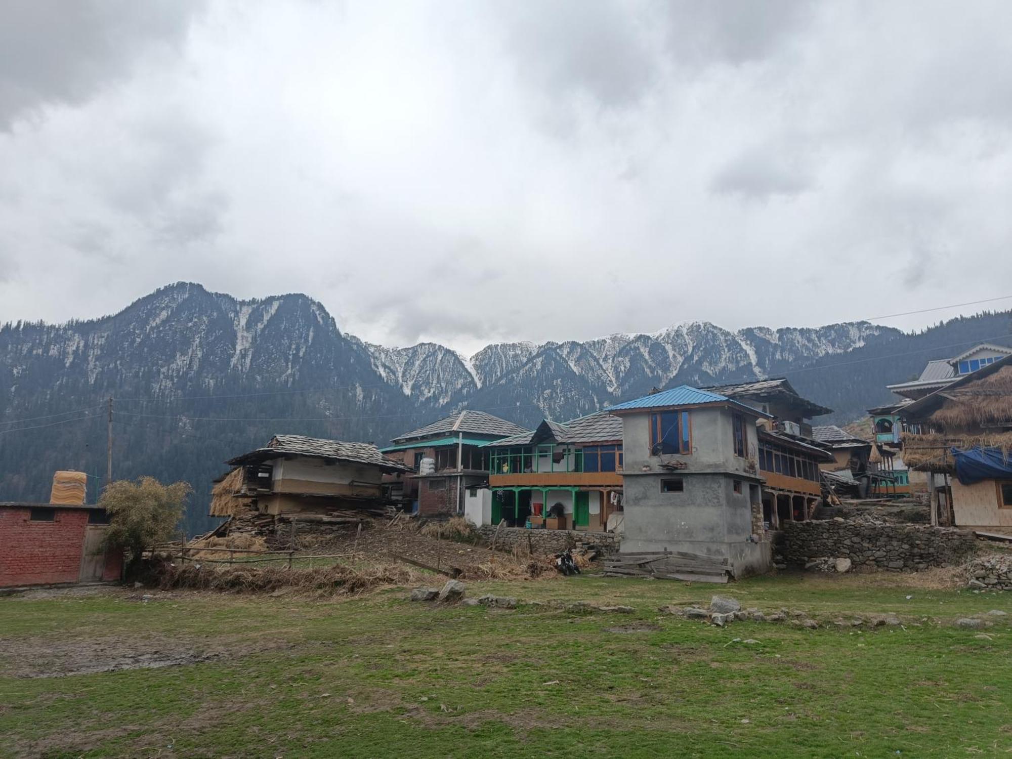 Banjār Trimounts-A Boutique Hotel & Wellnes Center In Tirthan Valley מראה חיצוני תמונה