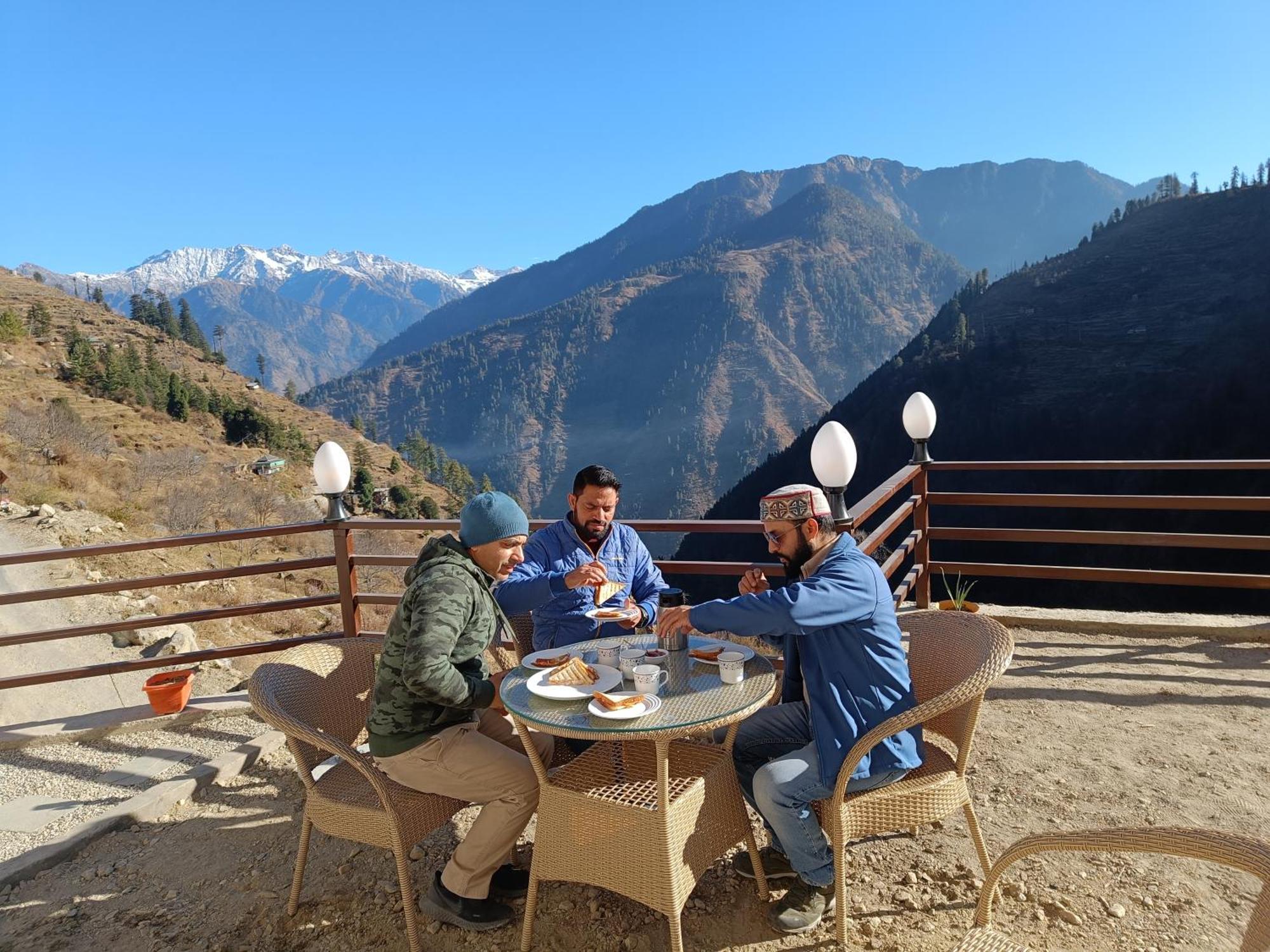 Banjār Trimounts-A Boutique Hotel & Wellnes Center In Tirthan Valley מראה חיצוני תמונה
